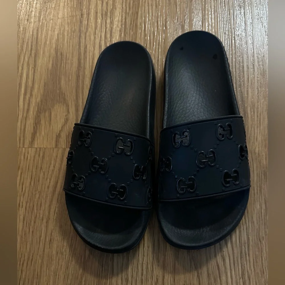 Gucci Black Monogram Slide Sandals Luxury Pool Slides UNISEX - Picture 3 of 7